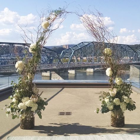 Tennessee Flowers, Curly Willow Wedding, Willow Wedding, Wedding Gate, Wedding Altar, Curly Willow, Chattanooga Wedding, Arch Flowers, Wedding Altars