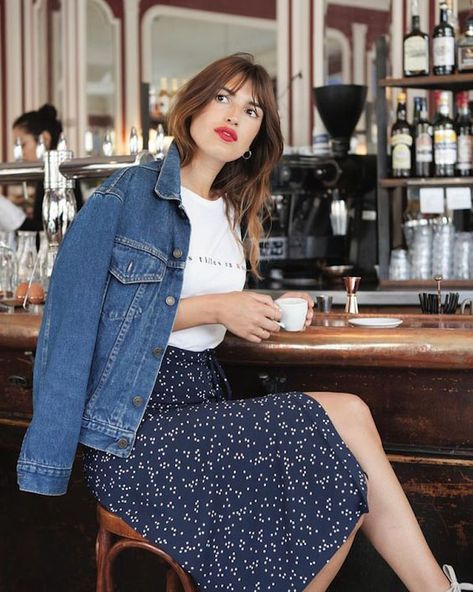 Damas Style, Jeanne Damas Style, French Wardrobe, Parisian Chic Style, Jeanne Damas, French Girl Style, Srinagar, French Girls, Foto Poses