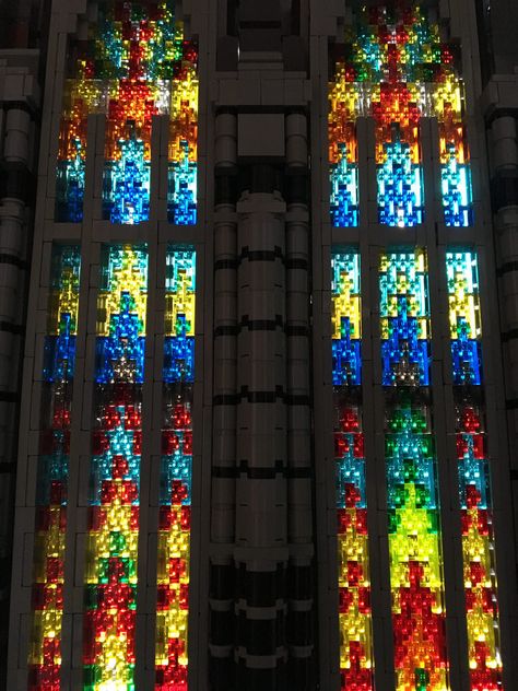 stained glass windows Minecraft Mosaic Window, Stained Glass Minecraft Ideas, Minecraft Stained Glass Window Designs, Minecraft Big Window Design, Minecraft Glass Design, Minecraft Castle Windows, Minecraft Glass Window, Minecraft Stained Glass Window, Stained Glass Minecraft