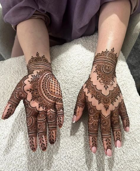 Latest Mehndi Designs Front Hand 2024, Mehandi Designs For Hands Simple 2024, Simple Bridal Henna Designs, Mendhi Designs Latest, Beautiful Mehndi Design Full Hand, Latest Mehndi Designs Front Hand, Mehendi Designs For Hands Unique, Easy Back Hand Mehndi Designs, Pretty Henna Designs Simple