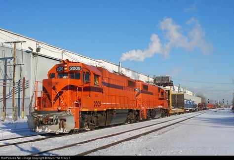 RailPictures.Net Photo: CSS 2005 Chicago SouthShore & South Bend Railroad EMD GP38-2 at East Chicago, Indiana by Kevin The Krazy 1 East Chicago Indiana, Old Trains, Train Pictures, South Bend, South Shore, Bend, Indiana, North American, Toronto