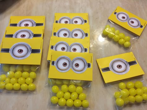 Minion Treats, Minion Party Theme, Minions Birthday Theme, Minion Classroom, Minion Decorations, Minion Gifts, Market Day Ideas, Minions Birthday, Minion Theme