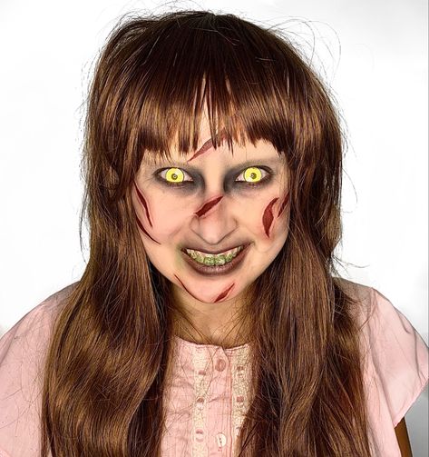 The Exorcist Makeup, Exorcist Makeup, Makeup Creative, Girl Halloween, The Exorcist, Halloween Girl, Makeup Videos, Creative Makeup, Horror Films