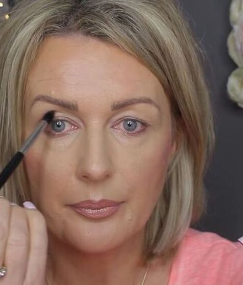 Subtle Makeup For Hooded Eyes, Simple Makeup Looks For Older Women, Aging Hooded Eyes Makeup, Eyeshadow For Hooded Blue Eyes, Eye Makeup Hooded Eyes Older Women, Down Turned Hooded Eye Makeup, Actresses With Hooded Eyes, Applying Eyeshadow Hooded Eyelids, Eye Makeup For Aging Eyes