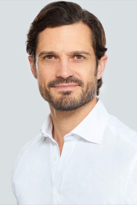 Grattis på födelsedagen! Prince Carl Philip of Sweden celebrates his 44th birthday on Saturday, 13 May 2023. 🇸🇪👑🎂🎁 #Sweden #RoyalBirthday #RoyalFamily #Stockholm #PrinceCarlPhilip #PrinceCarlPhilipofSweden #Sverige #Kungfamilien #PrinsCarlPhilip #PrinsCarlPhilipavSverige #HappyBirthday #Grattispåfödelsedagen Prince Carl Philip Of Sweden, 44th Birthday, Princess Sofia Of Sweden, Prince Carl Philip, Princess Estelle, Swedish Royals, Princess Sofia, Royal House, May 2023