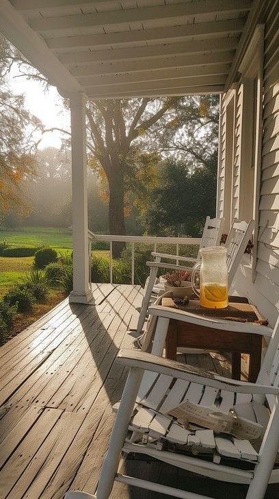 Southern Country Living Aesthetic, Sitting On Porch Aesthetic, Southern Culture Aesthetic, Wealthy Southern Aesthetic, Southern Vintage Aesthetic, Southern Living Aesthetic, Southern House Interior, Lowcountry Aesthetic, Southern Charm Aesthetic