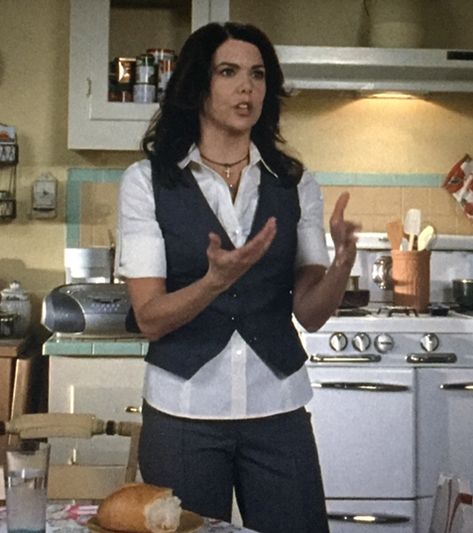 S5E22 “A House is Not a Home” Lorelai Work Outfits, Lorelai Gilmore Business Outfits, Laurelai Gilmore Outfits, Lorelai Gilmore Casual Outfits, Loralie Gilmore Work Outfits, Lorelai Gilmore Work Outfits, Lorelai Gilmore Inspired Outfits, Lorlie Gilmore Outfits, Lorelei Gilmore Outfits