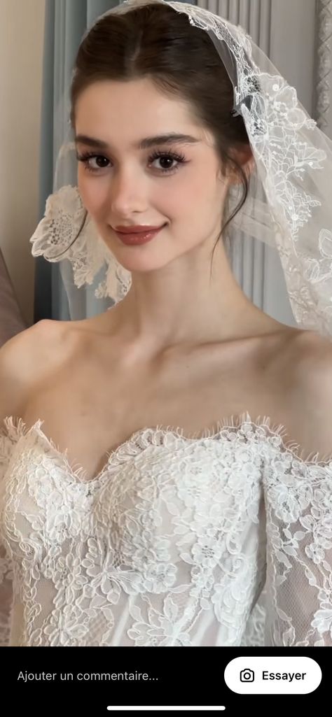 Wedding Makeup Classic, Married Hairstyles, Korean Wedding Makeup The Bride, Princess Bridal Hair, Makeup Wedding Natural, Timeless Bridal Makeup, Korean Bridal Makeup, Prom Makeup Look, Best Wedding Guest Dresses