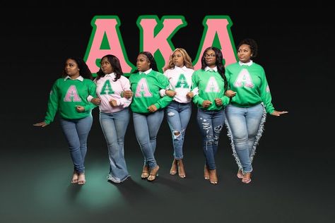 SORORITY PHOTO SHOOT Aka Photoshoot Ideas Group, Aka Sorority Poses, Black Sorority Photoshoot, Aka Sorority Photoshoot Ideas, Aka Group Photoshoot, Aka Sorority Aesthetic, Sorority Group Photos, Akaversary Photoshoot, Aka Sorority Pictures