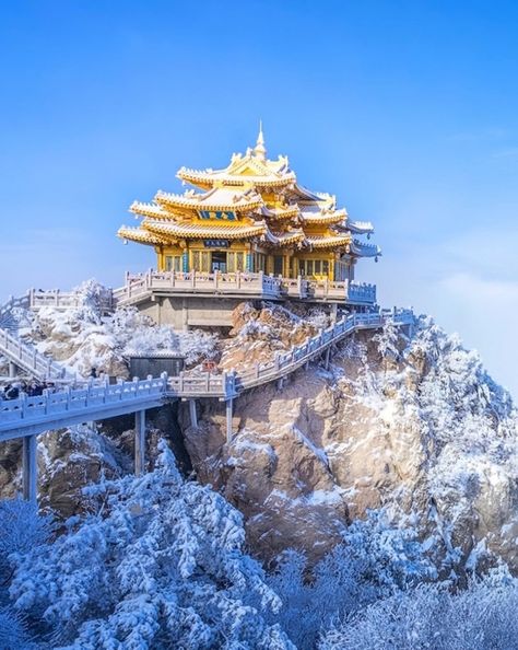 Laojun Mountain, China Temple, Chinese Mountains, Amazing Places To Visit, Mountains Aesthetic, Chinese Temple, China City, Chinese Aesthetic, Luoyang