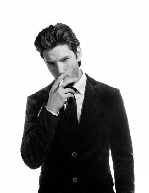 Ben Barnes Photoshoot, The Darkling, Remus Lupin, Ben Barnes, Dark Eyes, British Actors, Long Hair Styles Men, Men's Beauty, Celebrities Male