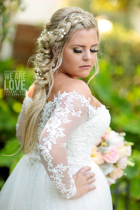 Posing For Full Figured and Plus Size Brides | Fine Art Wedding Photography in Orange County Los Angles Temecula Oak Glen Trying On Dresses, Fat Bride, Thinner Face, Oak Glen, I Am Sick, Just Got Married, Plus Size Posing, I Love Myself, Plus Size Brides