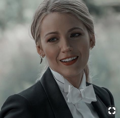 Blair E Serena, A Simple Favour, A Simple Favor, Emily Nelson, Simple Favor, Beach Blonde Hair, Blake And Ryan, Age Of Adaline, Blake Lively Style