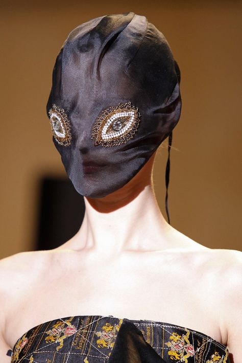 Margiela Mask, Ant Hill, 2014 Couture, Dior Haute Couture, Fashion Mask, Weird Fashion, Charles Bukowski, Black Mask, Martin Margiela