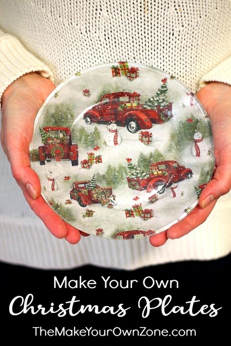 How to make a decorative Christmas plate Diy Decoupage Plates, Diy Christmas Plate, Mod Podge Fabric, Diy Mod Podge, Decoupage Plates, Dollar Tree Christmas Decor, Mod Podge Crafts, Christmas Decoupage, Decoupage Diy