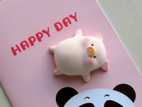 Pig Figurines, Tanah Liat, Clay Diy Projects, Polymer Crafts, Cute Polymer Clay, Cute Clay, Cute Pigs, Clay Miniatures, Clay Jewelry Diy