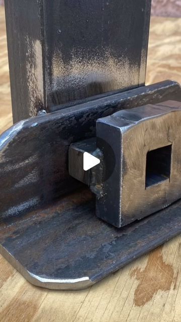 Manufacturing Ideas, Homemade Tools Metals, Welding Workshop, Diy Forge, Diy Tools Homemade, Machining Metal Projects, Metal Shaping, Wooden Man, Cool Gadgets For Men