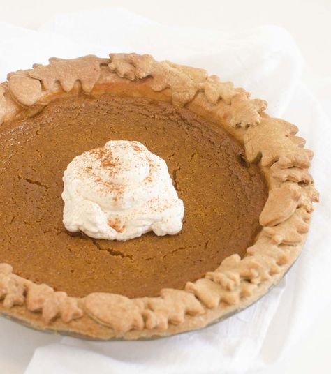 Healthy Pumpkin Pie Recipe | Easy Pumpkin Thanksgiving Dessert Recipe Easy Thanksgiving Dessert, Thanksgiving Desserts Pumpkin, Healthy Pumpkin Pie Recipe, Healthy Pie Recipes, Healthy Pumpkin Pie, Dinner Party Starters, Whole Food Desserts, Best Pumpkin Pie Recipe, Healthy Pies