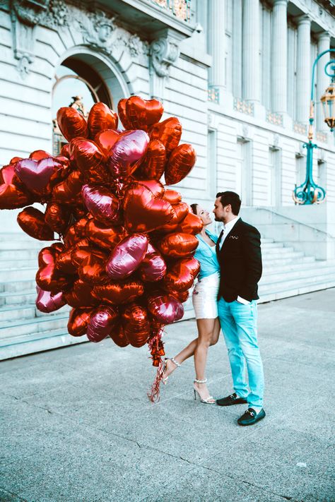 Heart Balloons Wedding, Engagement Studio Photo, Weddings Idea, Cute Birthday Pictures, Luxury Birthday, Anniversary Photoshoot, Valentines Day Couple, Balloon Flowers, Red Balloon