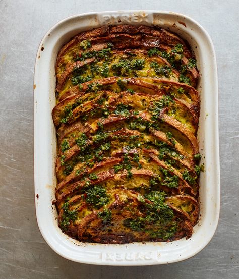 Best Recipes from Ottolenghi Test Kitchen: Shelf Love Cookbook Traybake Recipes Savoury, Otto Lenghi, Mix Vegetable Recipe, Yotam Ottolenghi Recipes, Ottolenghi Recipes, Tray Bake Recipes, Winter Cooking, Kale Pesto, Baked Dinner