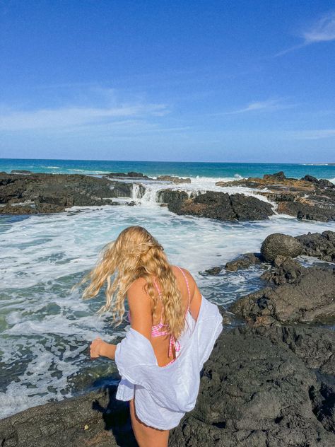 Kauai Hawaii Instagram, Hawaii Pics To Recreate, Hawaii Beach Poses, Island Vacation Photo Ideas, Hawaii Instagram Pictures Kona, Hawaii Photo Dump, Hawaii Photo Ideas Instagram, Hawaii Pictures Aesthetic, Big Island Hawaii Aesthetic