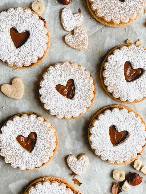 Gluten Free Linzer Cookies, Gluten Free Shortbread Cookies, Linzer Cookies Recipe, Gluten Free Shortbread, Soft Cookies, Basic Cookies, Linzer Cookies, Gluten Free Cookie Recipes, Cookie Table