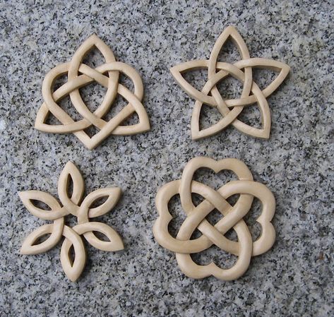 Celtic Knots and Welsh Spoons | Wooden Crosses Welsh Spoons, Celtic Heart Knot, Welsh Love Spoons, Celtic Weave, Rope Frame, Love Spoons, Form Drawing, Wooden Crosses, Celtic Heart