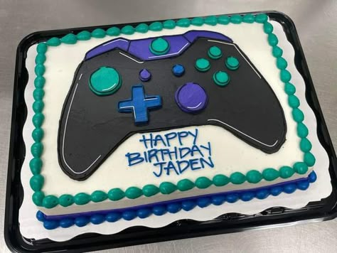 X Box Controller Cake, Xbox Controller Cake, Gaming Cakes For Boys, Gamer Cake Ideas Boys, Super Cool Cakes, Video Game Cake, Controller Cake, Sheet Cakes Decorated, Square Birthday Cake