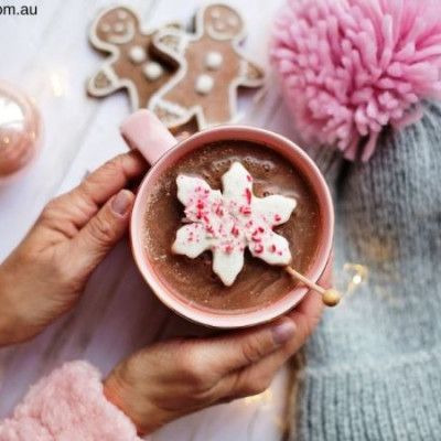 HAVE YOURSELF A VERY UNBUSY CHRISTMAS - CTH Hot Chocolate Stirrers, Hot Chocolate Spoons, Chocolate Basket, How To Make Marshmallows, Hot Chocolate Gift, Chocolate Pops, Chocolate Spoons, Fancy Kitchens, Recipes With Marshmallows