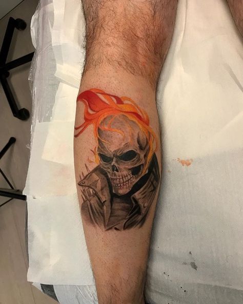 Badass tat Twisted Metal Tattoo Designs, Ghost Rider Tattoo Ideas, Ghost Rider Tattoo Design, Rider Tattoo, Ghost Rider Tattoo, Hero Tattoo, Compass Drawing, Vintage Tattoo Art, Torso Tattoos