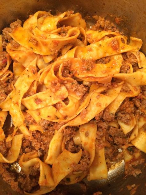 How is your Monday? Looking to try a new recipe this week? Check out Vodka Bolognese -- 1lb pappardelle or rigatoni, 2lb Toulouse Sausage (French country style pork sausage, with garlic, parsley, and red wine), and 1 jar Scarpetta Tuscan Vodka Sauce. Extract the sausage meat from the casing, sear the meat in a pan, once the meat is cooked add the vodka sauce and slowly simmer for 20-30mins. Cook the pasta, when completed transfer the pasta to the sauce pan and fold into the sauce. Enjoy! Tagliatelle Bolognese, Wheat Pasta Recipes, Meat Ragu, Egg Pasta, Food Substitutions, Food Mood, Bolognese Sauce, Food Science, Fresh Pasta