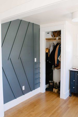 Entryway - This Giant Life Diy Feature Wall, Feature Wall Ideas, Wood Feature Wall, Diy Wood Wall, Herringbone Wall, Reclaimed Wood Dining Table, Wood Slat Wall, Interior Decorating Tips, Chevron Wall