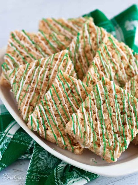 St Patrick's Day Desserts, St Patricks Food, St Patrick Day Snacks, St Patrick Day Treats, St Patricks Day Food, Rice Recipes For Dinner, Saint Patties, Rice Crispy Treats, Sweetest Thing