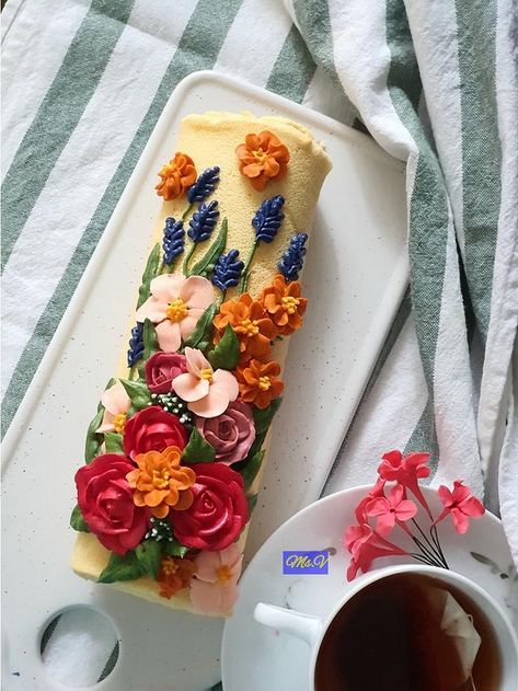 Buttercream Swiss Roll  by Ms. V Swiss Roll Cakes, Swiss Roll Cake, Cake Roll Recipes, Pretty Dessert, Cake Decorating Videos, Swiss Roll, Roll Cake, Piece Of Cake, Cake Roll