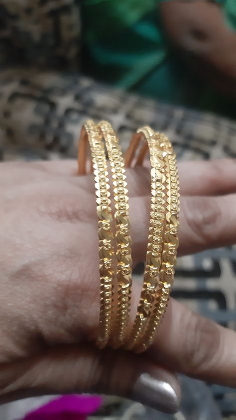 Simple Gold Bangles For Daily Use, Bangles Jewelry Designs Gold Latest, Gold Bangles Design Daily Wear, Daily Wear Gold Bangles Indian, Gold Bangles Design Daily Wear Latest, Daily Wear Gold Bangles, Fancy Bangles, Simple Gold Bangle, Gold Necklace Wedding