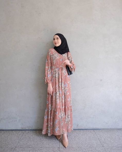 Islamic Modest Fashion, Modern Hijab Fashion, Muslim Fashion Hijab Outfits, Maxi Outfits, Hijabi Fashion Casual, Muslim Women Fashion, Modest Dresses Casual, Modesty Fashion, Muslim Fashion Dress