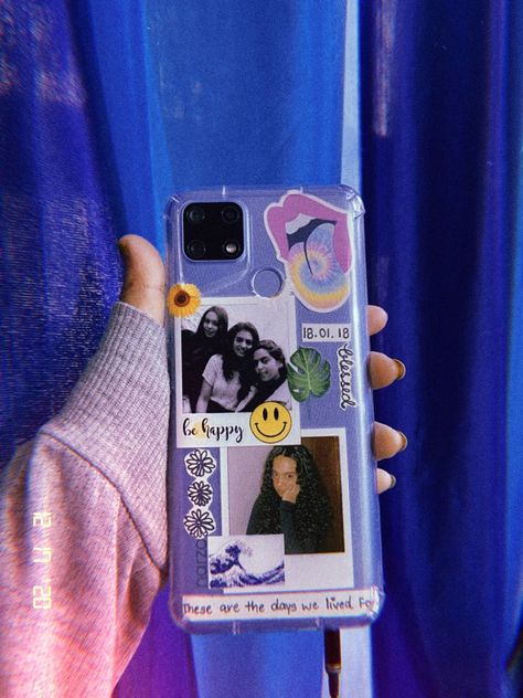 Phone Case Polaroid Picture, Best Friend Phone Cover Diy, Cute Polaroid Phone Case Ideas, Polaroid Pictures For Phone Cover, Aesthetic Phn Cover Ideas, Phone Polaroid Painting, Diy Clear Phone Case Ideas Polaroid, Stickers For Mobile Cover, Mobile Stickers Design