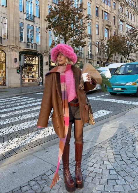 Cozy Couture: 50 Ultra Cute Winter Outfits to Beat the Freeze - Self-Care by Sum Nyc Fits Fall, Fall Pink Outfit, Netherlands Outfits, Easy Winter Outfits, Amsterdam Outfit, Eclectic Outfits, Nyc Fits, Look Grunge, Nyc Outfits