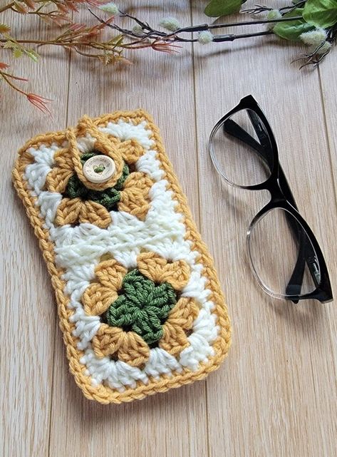 Granny Square Crochet Bag Eyeglass Sunglass Case Pouch With button - a simple and fast project..#crochetbag #handmadebag #DIYbag #crochetlove #bagaddict Granny Square Simple, Crochet Sunglasses Case, Crochet Glasses Case, Crochet Eyeglass Cases, Granny Square Crochet Bag, Square Crochet Bag, Crochet Granny Square Tutorial, Knitting & Crochet Tools, Granny Square Projects