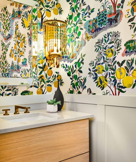 Citrus Garden, Bamboo Trellis, Iconic Wallpaper, Casas Coloniales, Wallpaper Trends, Wall Papers, Up House, Bathroom Wallpaper, Kids' Bathroom