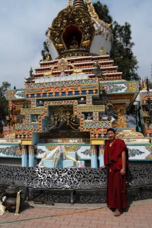 Kopan Monastery (Kathmandu, Nepal) //Hundreds of monks and nuns live at this monastery, which offers meditation courses year round. Travel Tracker, Kathmandu Valley, Meditation Retreat, Landlocked Country, Kathmandu Nepal, Holi Festival, Place Of Worship, South Asia, Nice View