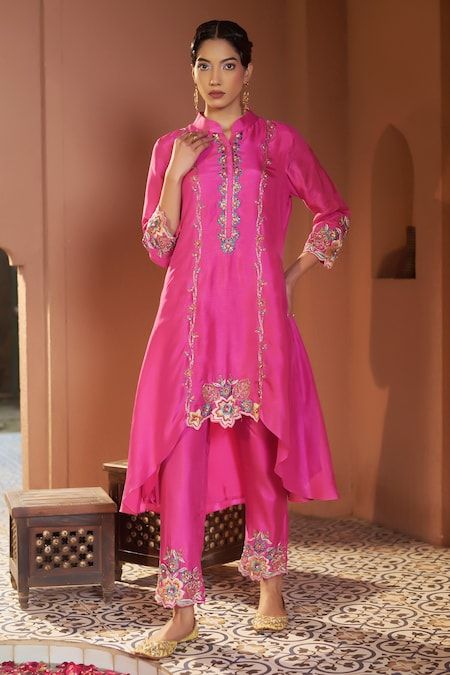 Buy Pink Dola Silk Embroidered Resham High Low Floral Cutwork Kurta And Pant Set For Women by Sonia Khatri Online at Aza Fashions. Plazo Outfits, Floral Cutwork, Cotton Suit Designs, Kurti Designs Latest, Cutwork Embroidery, Dress Indian, Boutique Dress Designs, Dress Indian Style, Embroidery Designs Fashion