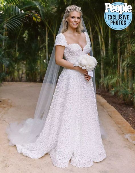 Madison Lecroy Wedding, Madison Lecroy, 2nd Wedding Dresses, Madison Wedding, Fashion Gal, Tulle Veils, Weddings By Color, Wedding Inside, Mexican Wedding