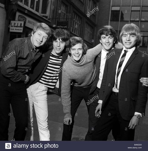 Sixties | The Yardbirds: Chris Dreja, Jeff Beck, Paul Samwell-Smith, Jim McCarty and Keith Relf 1960s Music, The Yardbirds, Van Morrison, Jeff Beck, British Invasion, Sing To Me, Jimmy Page, Eric Clapton, Led Zeppelin