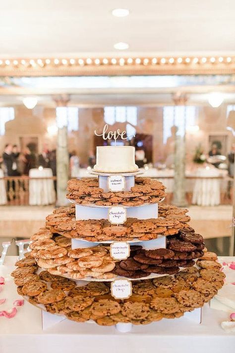 Wedding Cookie Display, Cookie Bar Wedding, Cookie Table Wedding, Cookie Buffet, Dessert Table Wedding, Wedding Table Display, Wedding Food Menu, Cupcake Tower Wedding, Cookie Display