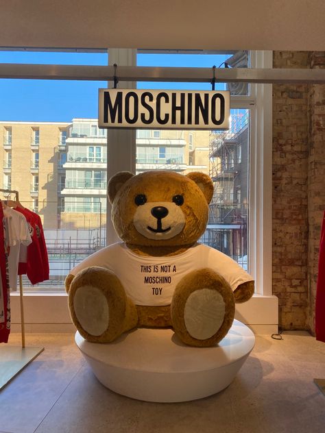 Brand Ambassador Aesthetic, Moschino Aesthetic, Dollette Core, Boutique Decor, Brand Ambassador, Visual Communication, Moschino, Fashion Designer, Communication