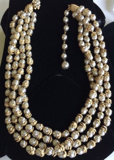 Miriam Haskell Wwii Fashion, Miriam Haskell Necklace, Vintage Jewelry Ideas, Miriam Haskell Jewelry, Designer Costume Jewelry, Pearl Jewelry Design, Vintage Designer Jewelry, Vintage Closet, Pearl Necklace Designs