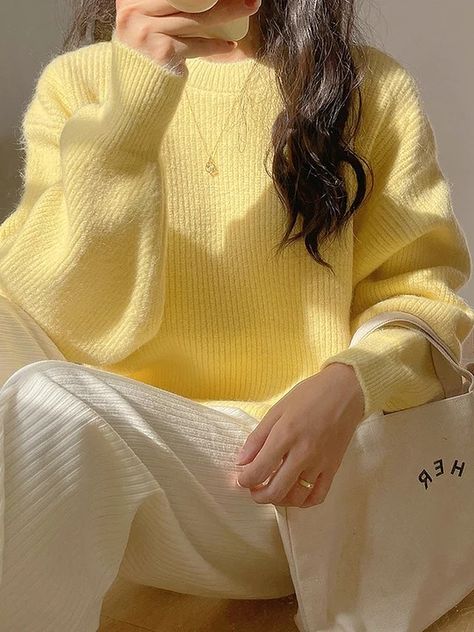 Sweaters Blue And Yellow Clothes, Clothes Capsule, Yellow Clothes, Winter Typ, Winter Dress Outfits, Sweater Tops, Yellow Outfit, Leisure Fashion, Round Neck Sweaters