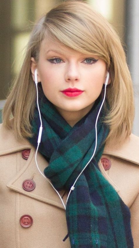 Taylor Swift Short Hair, Taylor Swift Hair Color, Taylor Swift Haircut, Taylor Swift Bob, Taylor Swift Hair, Taylor Swift Wallpaper, Taylor Swift 13, Taylor Swift Pictures, Blonde Color