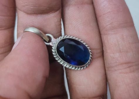 Blue Sapphire Pendant, Style Art Deco, Art Deco Pendant, Sapphire Pendant, Graduation Ceremony, Sapphire Necklace, Solitaire Pendant, Oval Pendant, Handmade Pendant